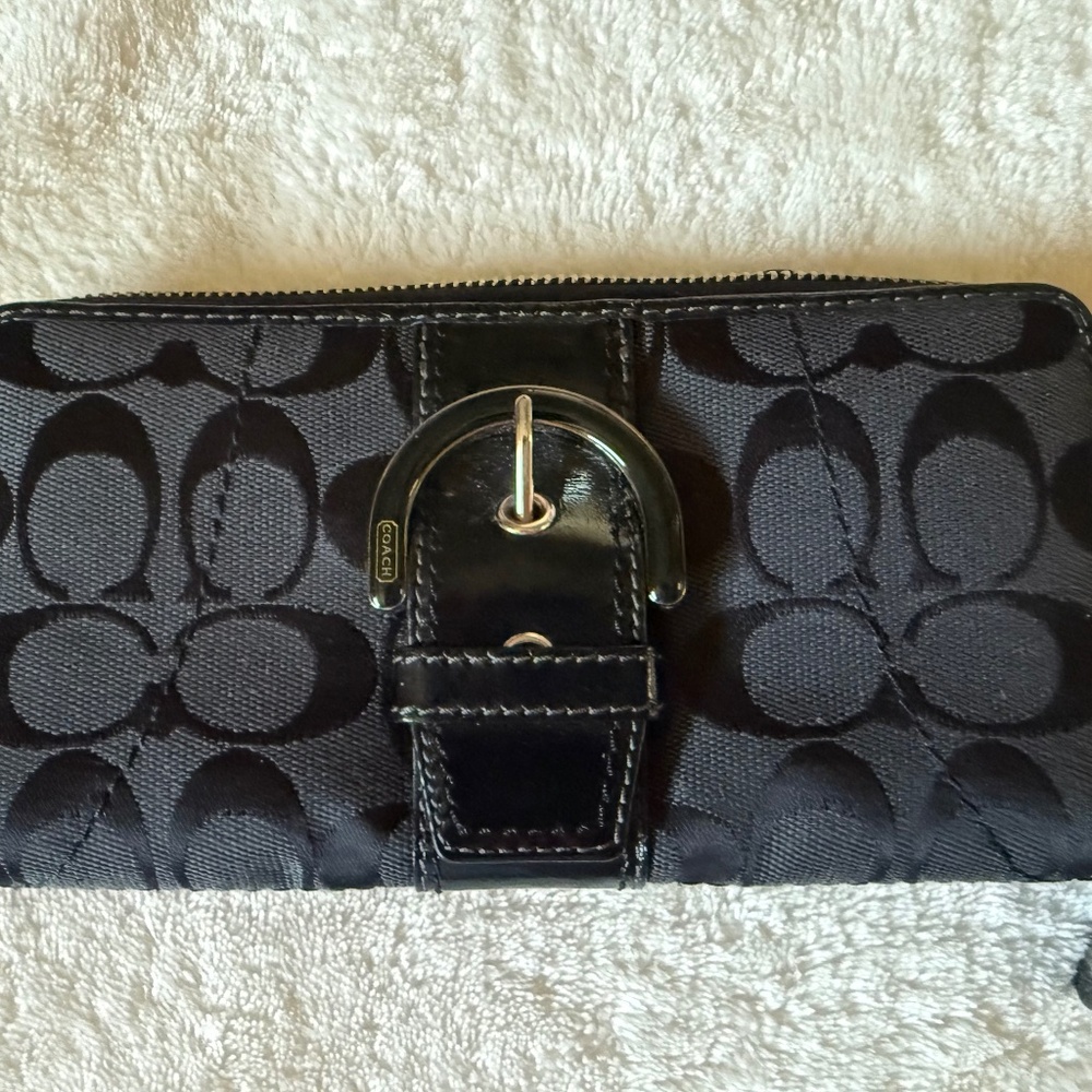 Vintage Coach black Campbell large C's Buckle Zippy Accordion wallet large